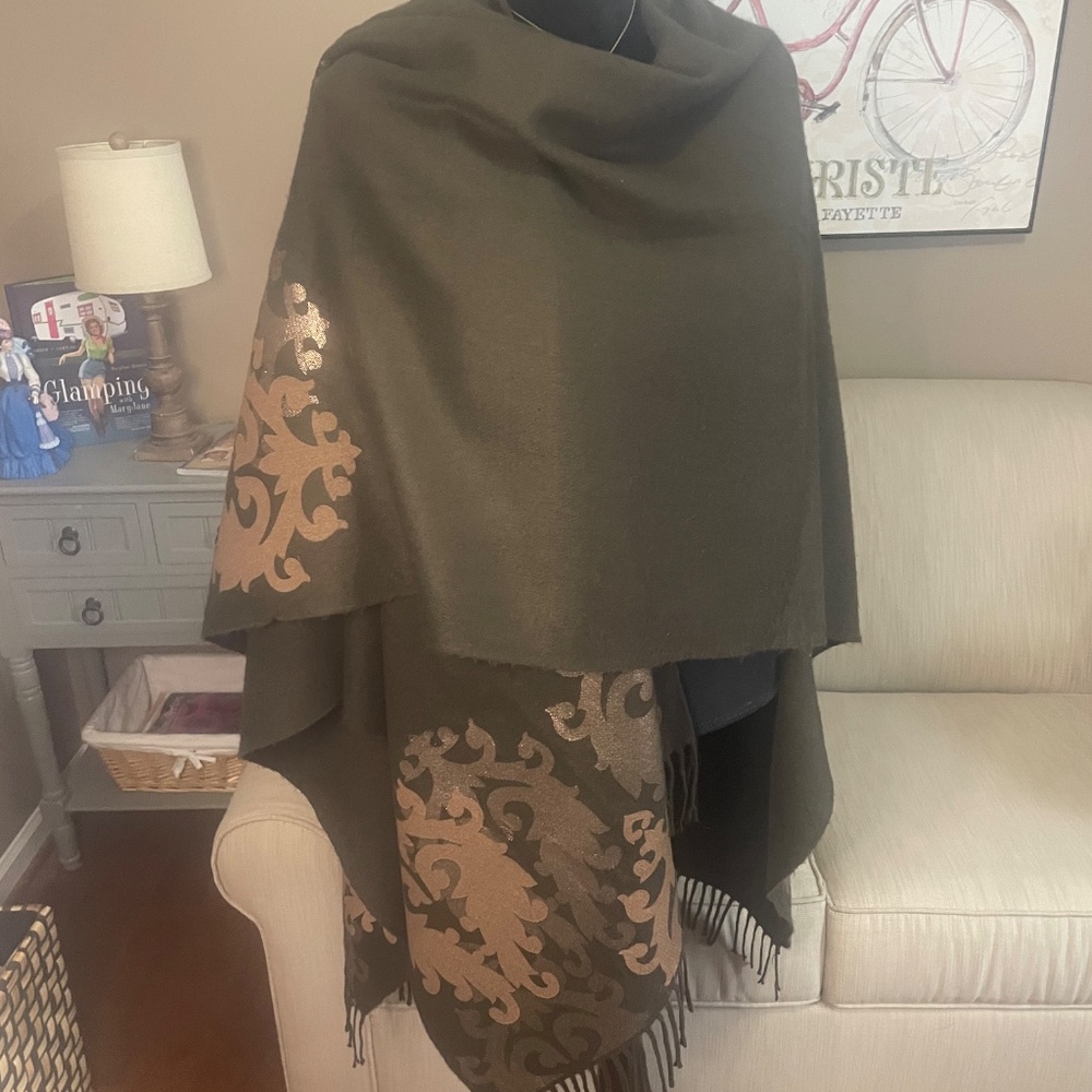 Soft wool wrap, espresso brown with metallic screen design - Picture 2 of 7